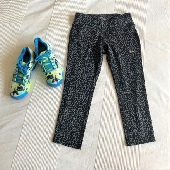 NIKE DriFit Power Racer Lightspeed Running Capris - Picture 1 of 9